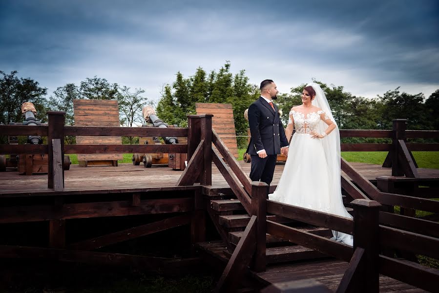 Fotógrafo de casamento Olimpia Todea (olimpiatodea7). Foto de 18 de novembro 2022