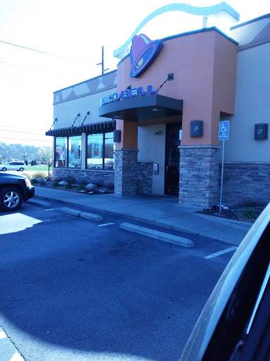 Mexican Restaurant «Taco Bell», reviews and photos, 650 Nilles Rd, Fairfield, OH 45014, USA