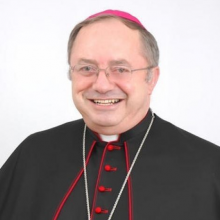 Don João Mamede Filho is the Bishop of the Diocesis of Umuarama, a member of the Workgroup of Church and Mining of the National Conference of Bishops of Brazil (CNBB), and a partner of 350.org and of COESUS - No Fracking Coalition for the Climate, Water and Life - in the campaign against fracking and against fossil fuels in Latin America. Photo: Common Dreams