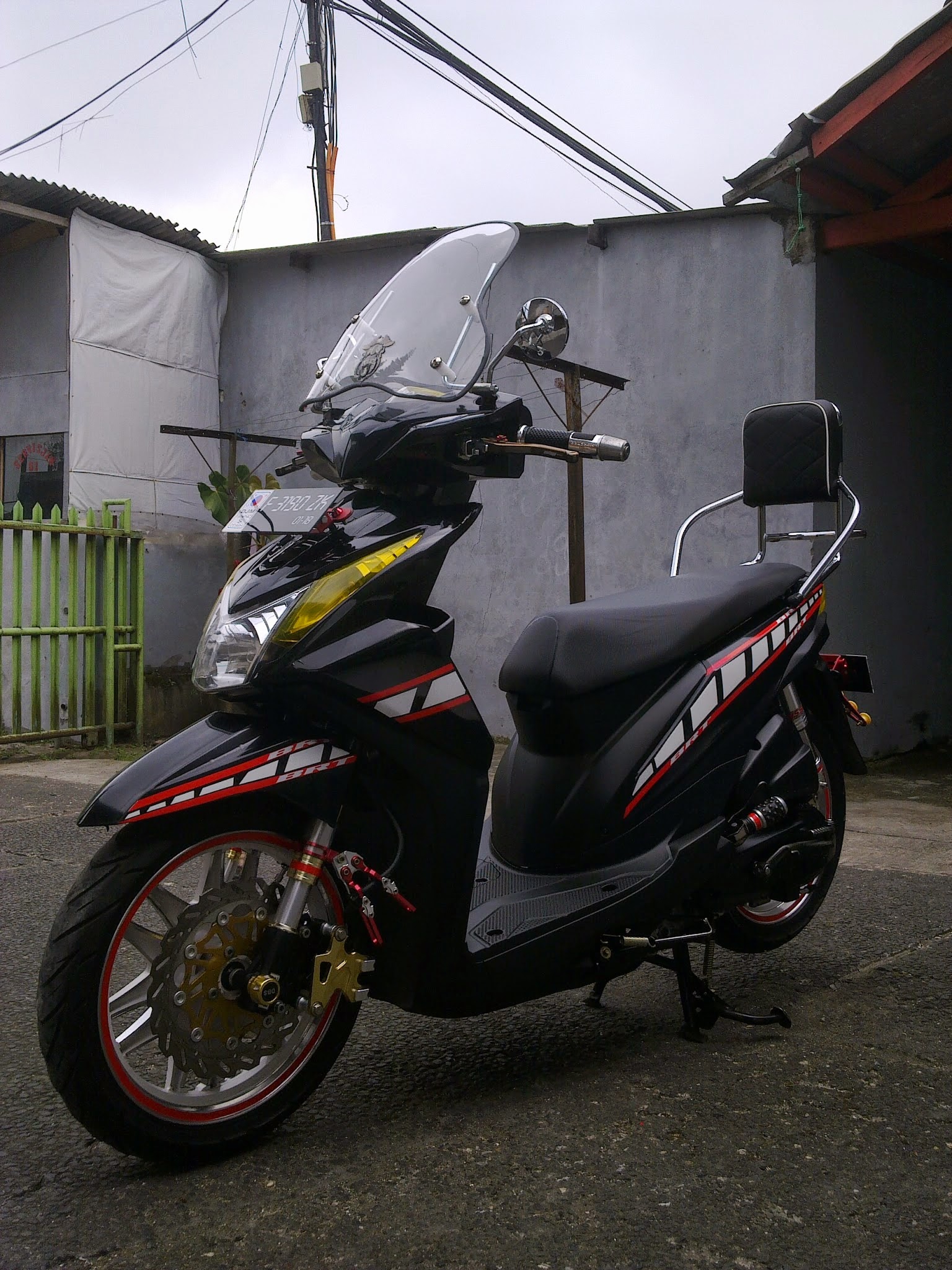 Modifikasi Motor Honda Beat F1 Black