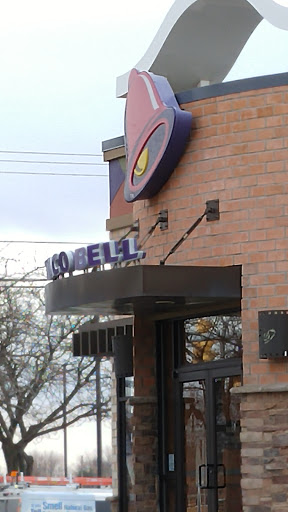 Mexican Restaurant «Taco Bell», reviews and photos, 6698 Pearl Rd, Parma Heights, OH 44130, USA