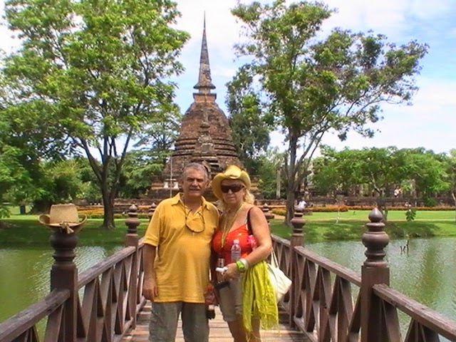 KANCHANABURI/RIO KWAI/AYUTHAYA/LOPBURI(TEMPLO MONOS)/PHITSANULOKE  17/09/2011 - THAILANDIA...BONDAD & MAGIA Y EMBRUJO EN ESTADO PURO (20)