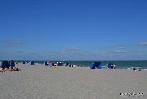 A small Spring Break crowd