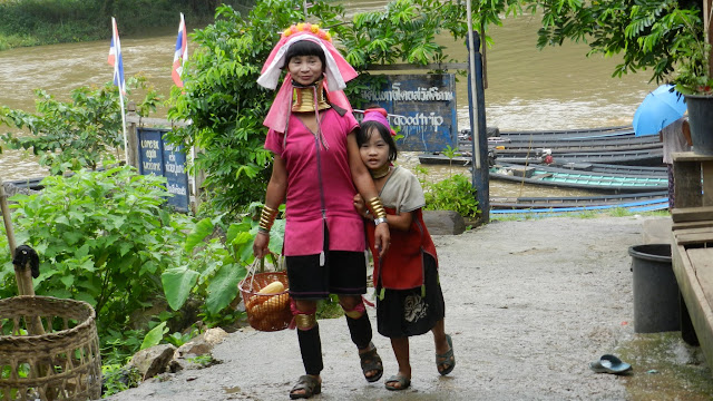 Blog de voyage-en-famille : Voyages en famille, En route pour le pays Lahu