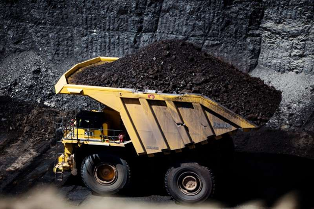 Mining operations during a tour of Peabody Energy's North Antelope Rochelle coal mine near Gillette. Photo: Kristina Barker / REUTERS