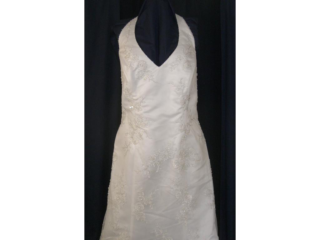 Demetrios Size 22   Sample Wedding Dresses   PreOwnedWeddingDresses.com