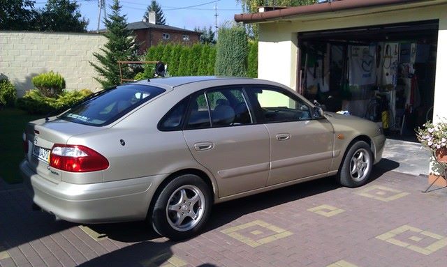 Mazda 626 GF 2.0 [FS] '01 Champagne Liftback