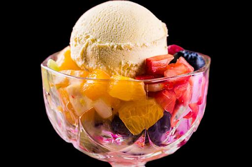 Mixed Fruits With Ice Cream (Seasonal Fruits & Ice Cream)