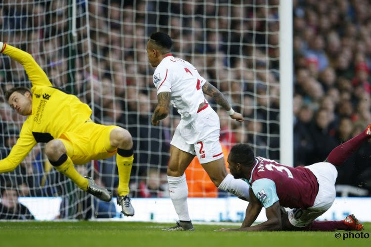 Mignolet en Benteke beginnen 2016 met verlies tegen rechtstreekse concurrent