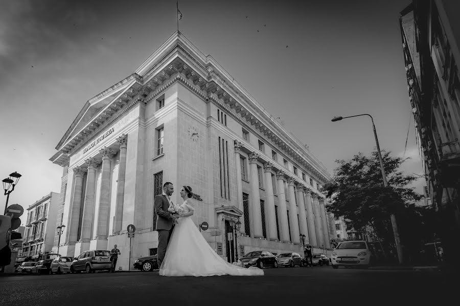 Wedding photographer George Mouratidis (mouratidis). Photo of 1 December 2022