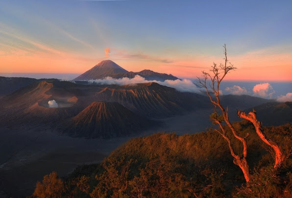 Nui lua Bromo  Indonesia 