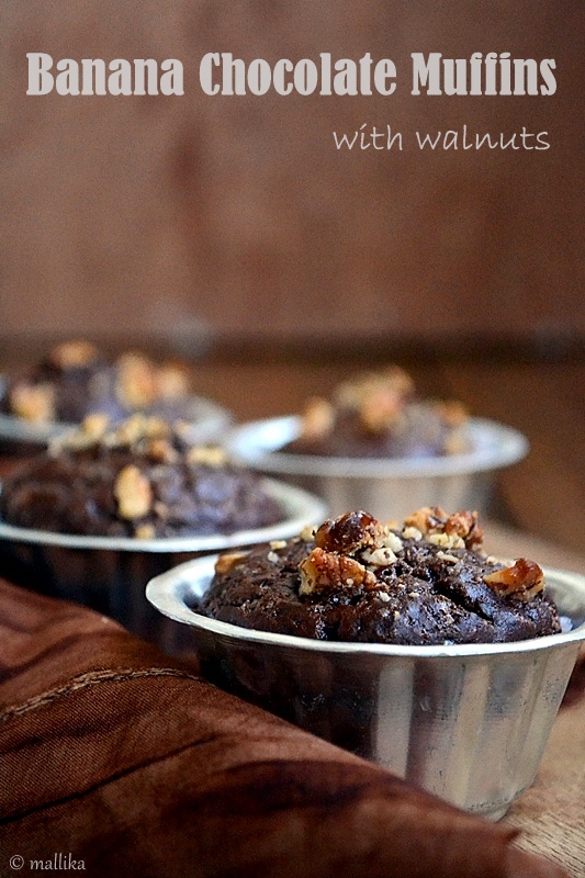 Eggless_Banana_Walnut_Chocolate_Muffins_1