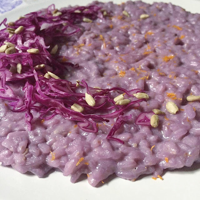 risotto al cavolo viola e burro di semi di girasole