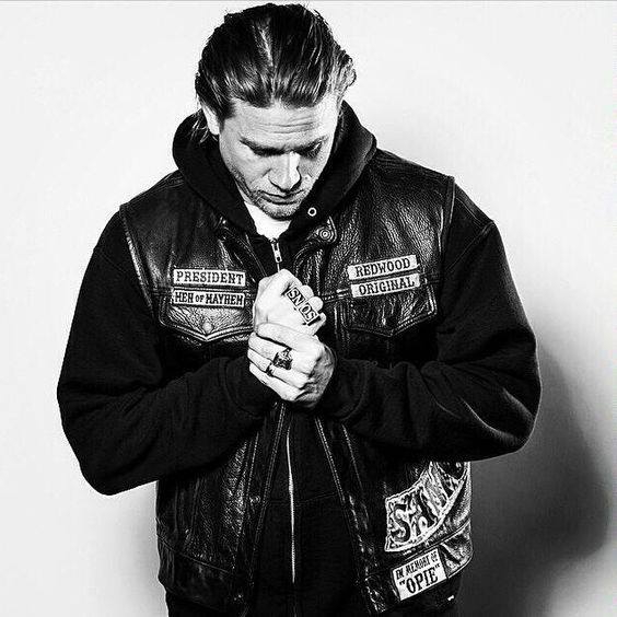 Charlie Hunnam Dp Profile Pics