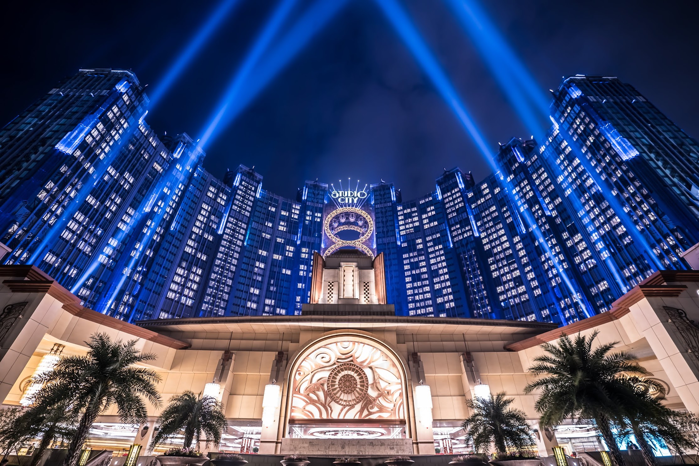 Studio City Macau light-up3