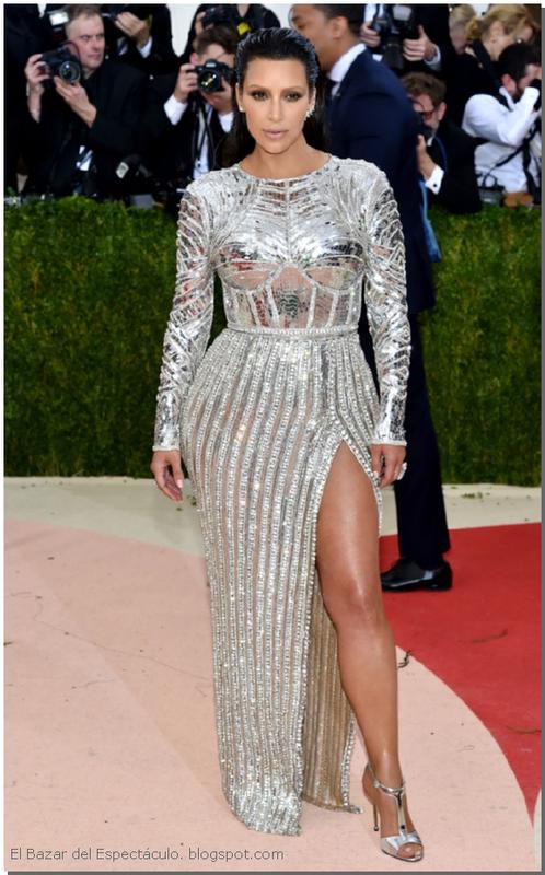 Kim Kardashian en Balmain.jpg