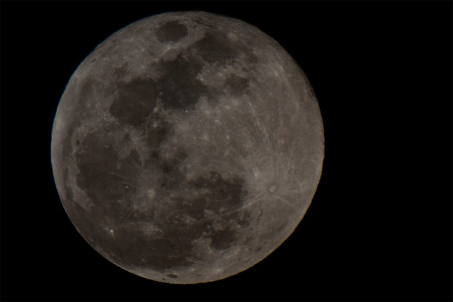 Видной части луны. Фото видимой части Луны. Девятая часть Луна. Moon comes.