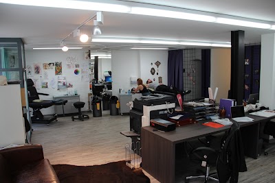Photos of skin deep art tattoo & piercing