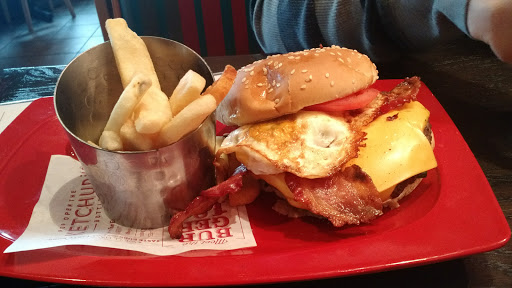 Hamburger Restaurant «Red Robin Gourmet Burgers», reviews and photos, 301 South Hills Village, Pittsburgh, PA 15241, USA