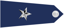 파일:external/upload.wikimedia.org/US_Air_Force_O7_shoulderboard-horizontal.png