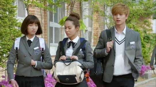 School 2015 E05 0592