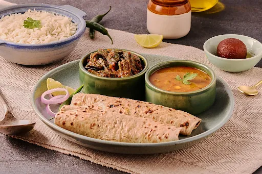 Homely Bhindi Masala Thali With Sweet (serve 1)