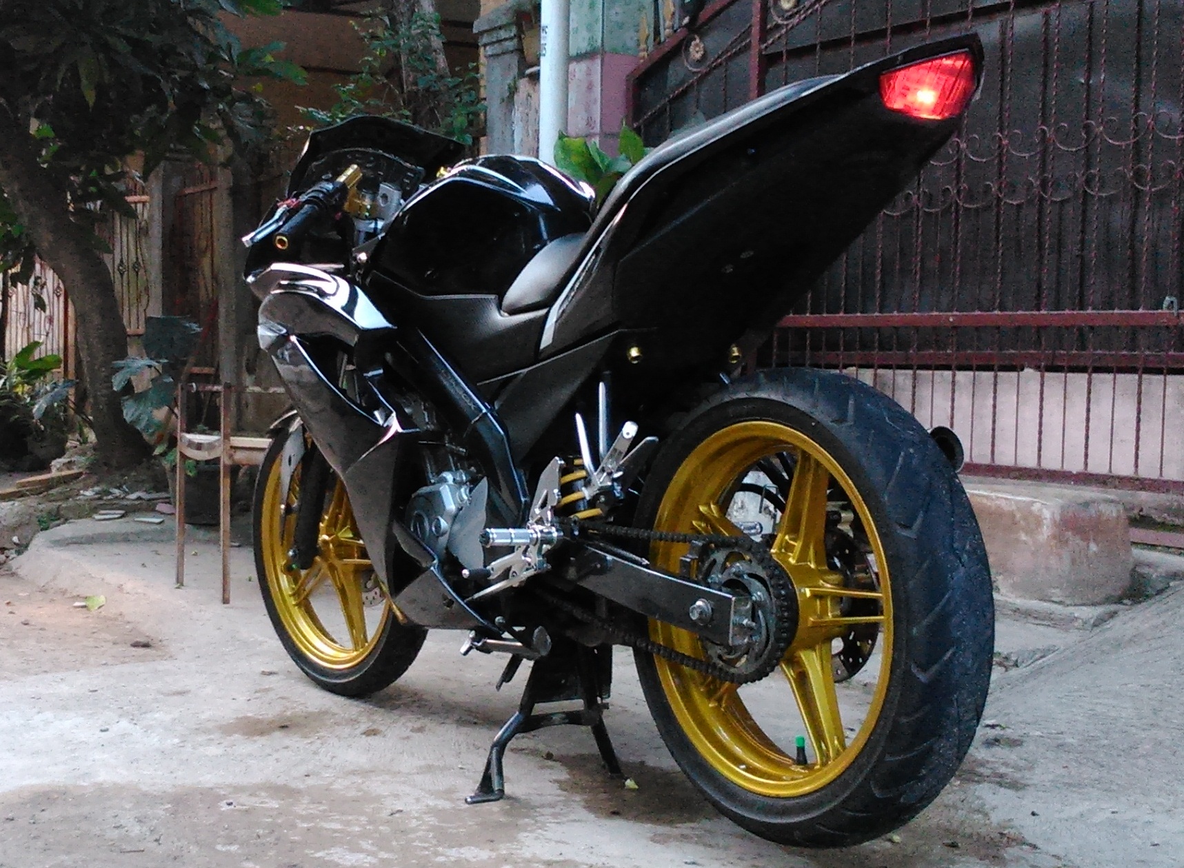 New Vixion Modifikasi