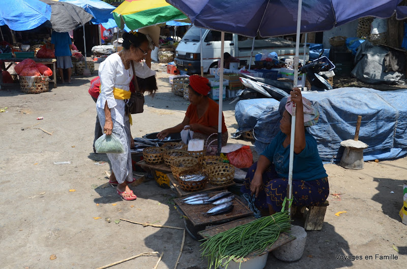 Amlapura market