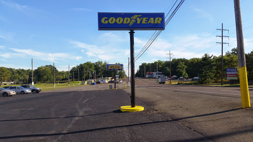 Auto Repair Shop «United Tire Quakertown», reviews and photos, 1113 N West End Blvd, Quakertown, PA 18951, USA