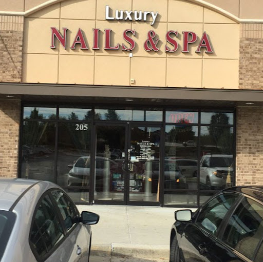 Luxury Nail & Spa (UNDER NEW MANAGEMENT) Douglasville logo