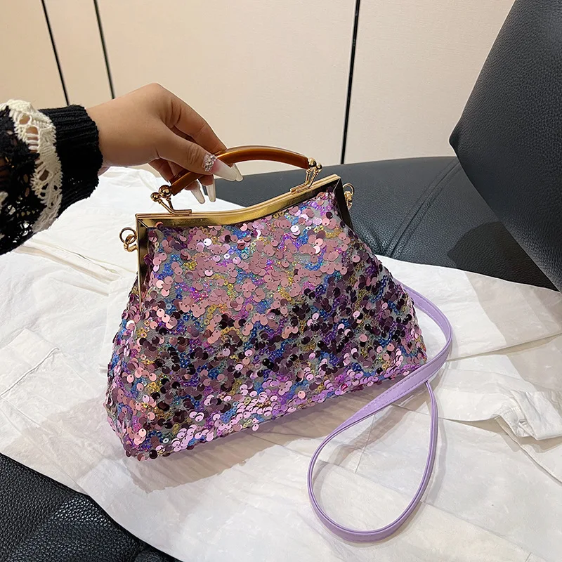 Title 8, Bolsa feminina com concha de lantejoulas portát...