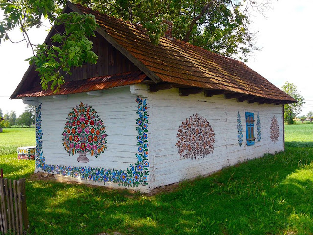 Concurso de pintura de casas: Evento anual que celebra a tradição de Zalipie.