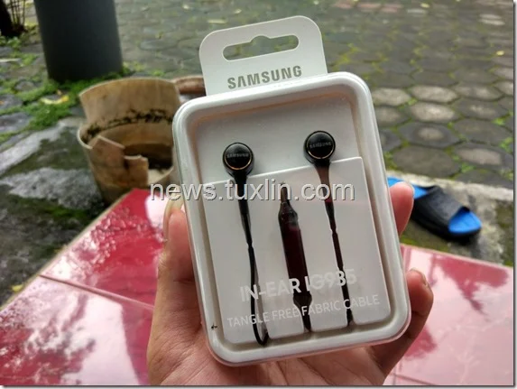 Samsung IG935 Headset: Hands On & Preview