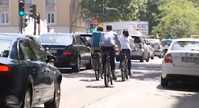 Begoña Villacís, candidata de Ciudadanos a la alcaldía, se sube a la bici con nosotros