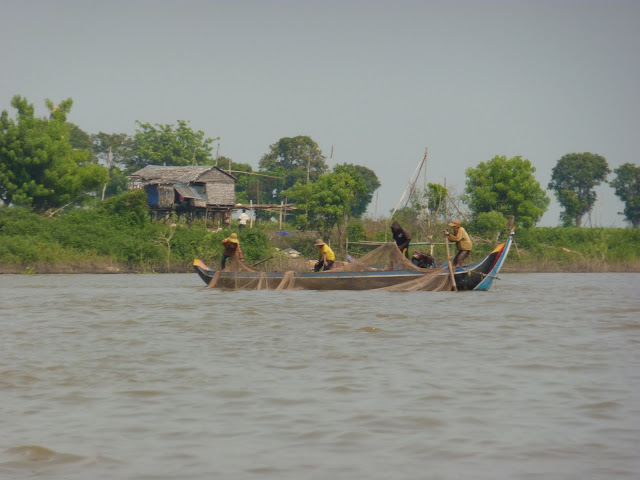 Blog de voyage-en-famille : Voyages en famille, Phnom Penh - Kampong Chhnang