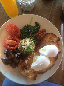 Breakfast at sisters of soul st Kilda - eggs and vegetables 