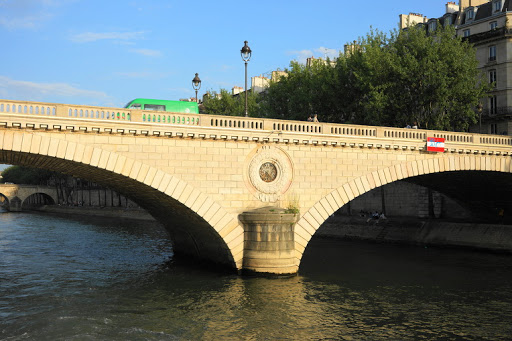 Au Pont Louis-Philippe