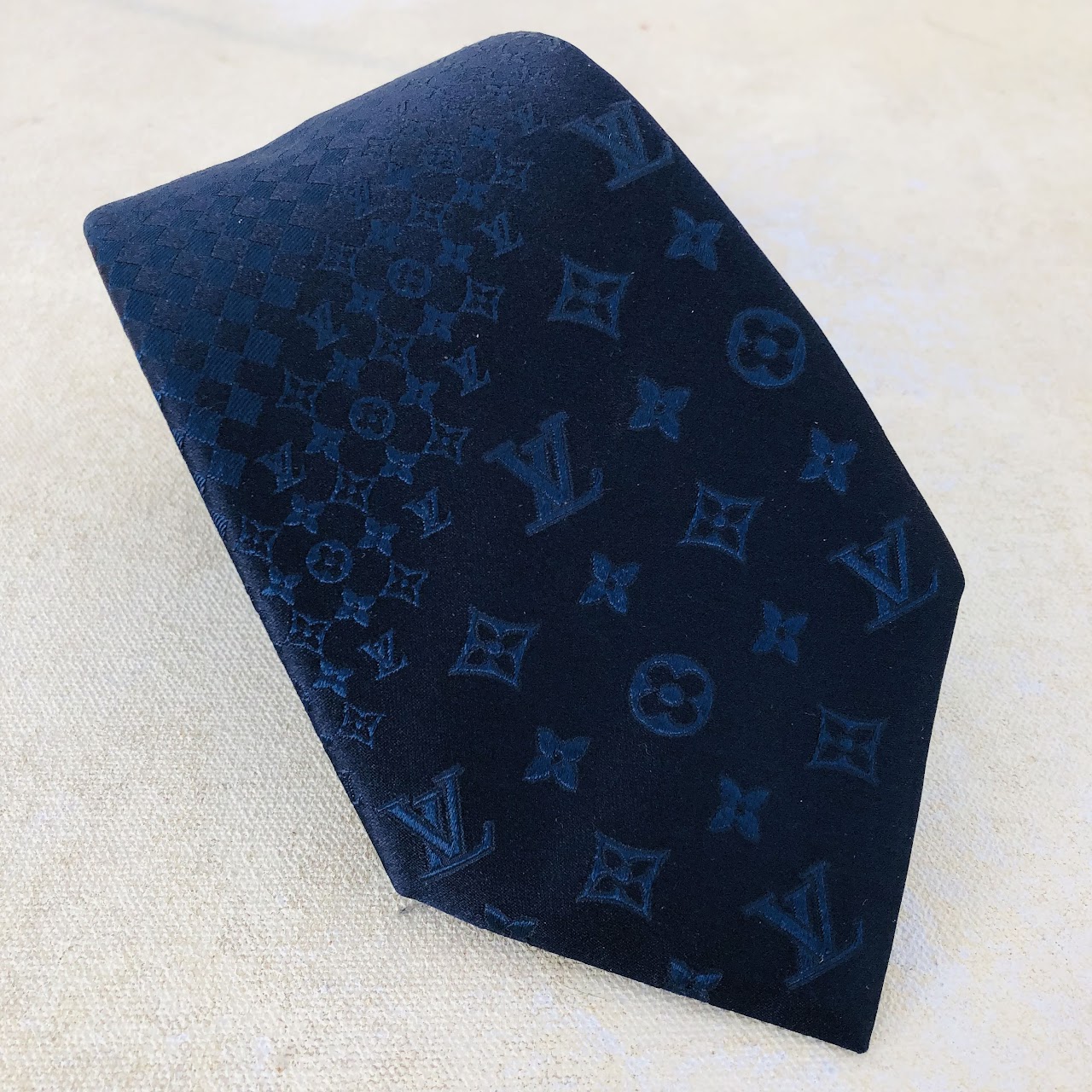 loui vuitton tie