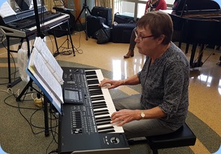 Yvonne Moller playing her Korg Pa3X