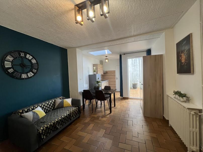 Location meublée appartement 1 pièce 17 m² à Valenciennes (59300), 460 €