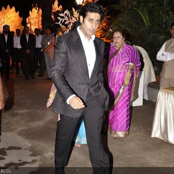 Dashing Abhishek Bachchan at Kokilaben Ambani's b'day party, held in Mumbai. (Pic: Viral Bhayani)