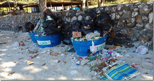 lixo-de-um-dia-praia-de-arraial