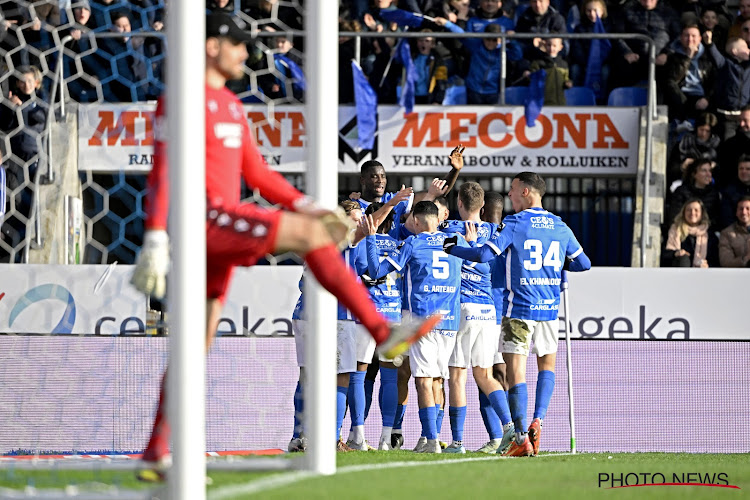 Sterke tweede helft levert Racing Genk zege op in felbeladen topper tegen Club Brugge dat vergeet om kansen af te maken