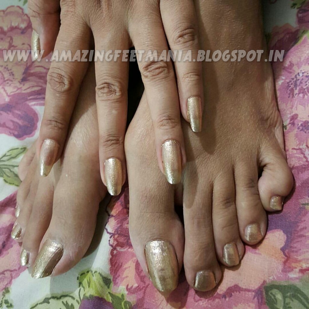 Very Long Nails And Sexy Feet