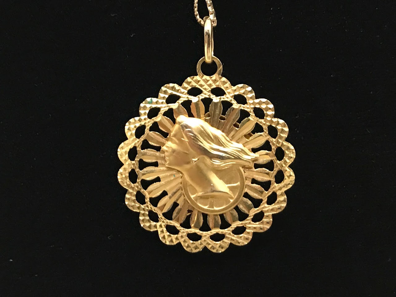 14K Gold Egyptian Pendant Necklace