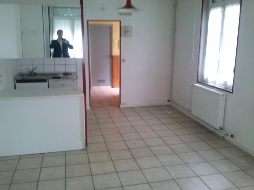 Location  appartement 1 pièce 25 m² à Amiens (80000), 440 €