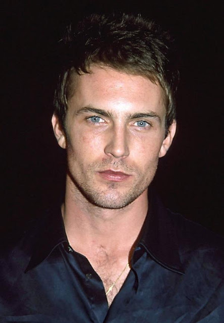 Desmond Harrington Profile Dp Pics