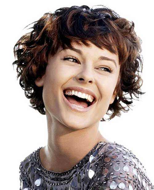 10 Easy Hairstyles For Short Curly Hair