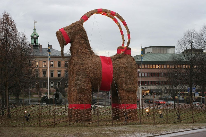 La &quot;quema&quot; de la cabra de Gävle, en Suecia | Destino Infinito