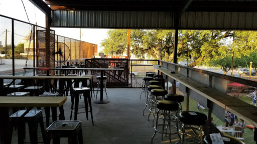 Bar & Grill «The Backyard Bar Stage and Grill», reviews and photos, 511 S 8th St, Waco, TX 76706, USA